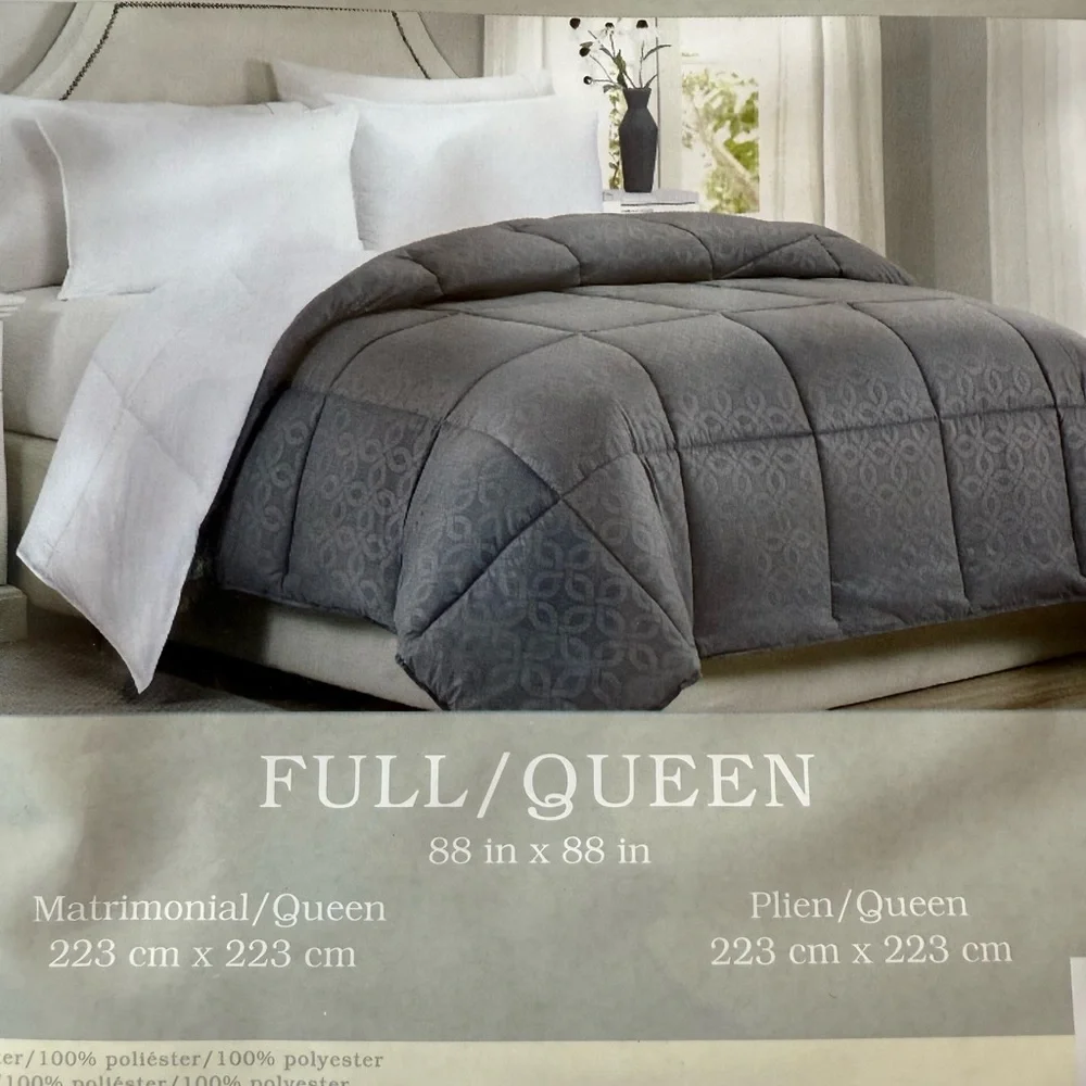 Gray Full/Queen Comforter Set